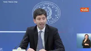 Speranza: "Obbligo vaccino anche per forze dell'ordine e personale scuole"