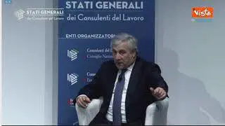 Tajani: "Italiani hanno paura di investire. Per crescita servono infrastrutture"