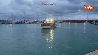 Guardia Costiera salva 244 migranti al largo della Calabria. 41 minori fra i quali un neonato