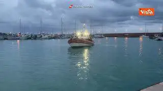 Guardia Costiera salva 244 migranti al largo della Calabria. 41 minori fra i quali un neonato