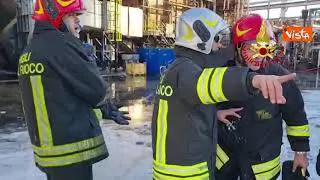 Incendio alla raffineria Eni di Livorno, domate le fiamme e nessun ferito