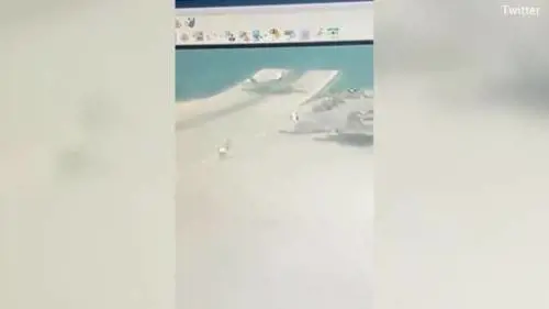L'F35 britannico finisce in mare prima del decollo. Ira per la diffusione delle immagini