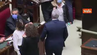 Dl capienze, i pollici in giù del deputato Mollicone (FdI) al voto di fiducia