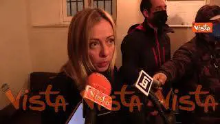 Meloni: "Campagna vaccinale non seria. Prima si instillano dubbi e poi si insulta chi è confuso"
