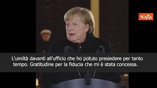 SOTTOTITOLI Cerimonia di fine mandato Merkel: "Fiducia è bene più importante in politica"