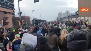 No Green pass a Bologna, il corteo di protesta sul Ponte di via Stalingrado