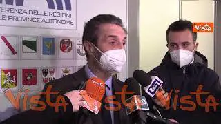 Fontana: "Guardiamo con attenzione i contagi. Se rispettiamo regole Natale sarà tranquillo"