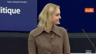 Premio Sacharov a Navalny, la figlia Daria riceve il riconoscimento: "Libertà per mio padre"