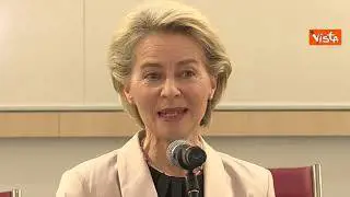 Von der Leyen alla Cattolica di Milano saluta gli studenti in italiano: "Buongiorno"