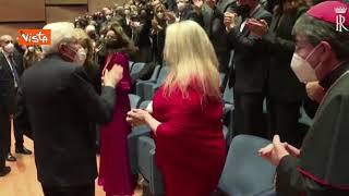 Ovazione per Mattarella all'auditorium di Firenze, c'è chi grida "Bis"