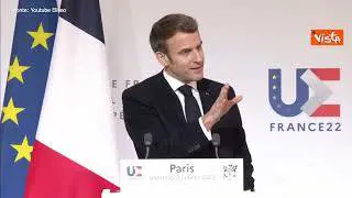 Macron: "Pass sanitario? Sono i non vaccinati a mettere le restrizioni"
