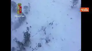 Cinque anni fa la tragedia di Rigopiano, le immagini di quel giorno dall’elicottero della Polizia