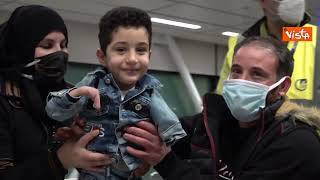 Il bambino siriano senza arti arriva in Italia per curarsi
