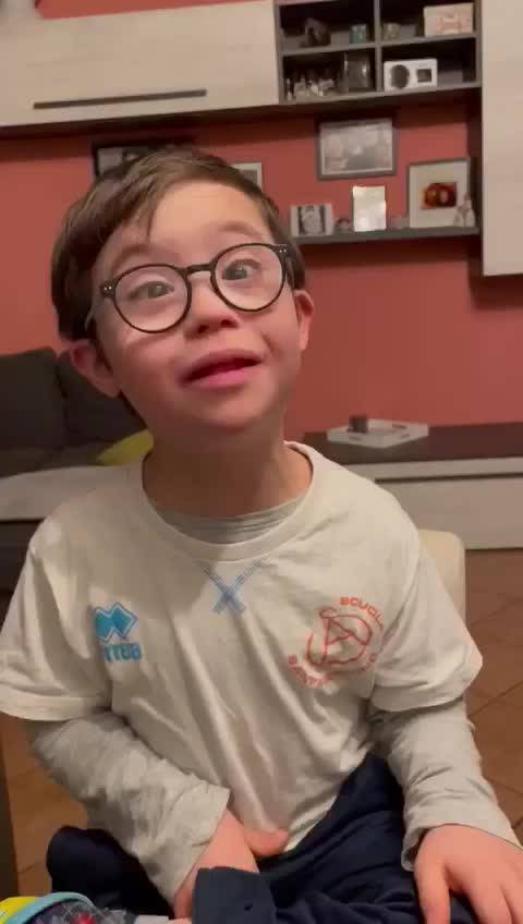 Lorenzo e l'importanza dei calzini spaiati