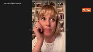 Cartello offensivo per Federica Pellegrini a Jesolo, replica della nuotatrice: "Dimmelo in faccia"