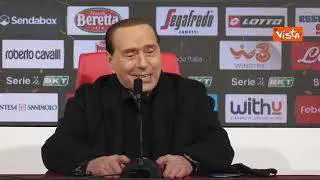 Berlusconi: "Bisogna giocare per fare goal, portiere butti palla in metà campo avversaria"