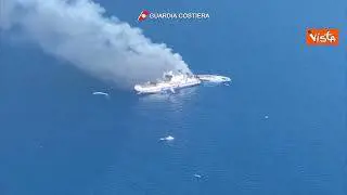 Incendio sul traghetto tra Italia e Grecia, le immagini delle fiamme dall'alto