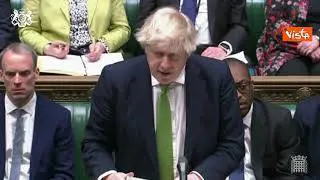 Crisi Ucraina, Johnson annuncia sanzioni contro banche e oligarchi russi: "È solo la prima tranche"