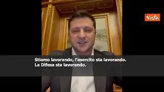 Ucraina,  Zelensky: "Introduciamo legge marziale, niente panico. Sconfiggeremo tutti"