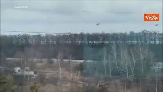 Attacco Ucraina, gli elicotteri in volo verso Kiev visibili dalle campagne di Vyshgorod