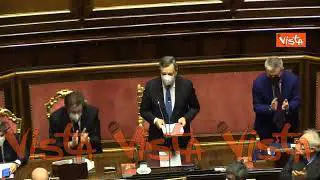 Draghi: "Solidarietà a popolo ucraino e Zelensky", la standing ovation dell'aula del Senato