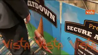 Cpac, il Gelato "Biden" in vari gusti, c'è la fila per assaggiarlo al Congresso dei conservatori Usa