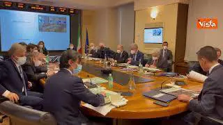 Ucraina, riunione di coordinamento alla Farnesina con il ministro Di Maio. Le immagini