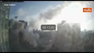 Missile colpisce palazzo a Kiev, ecco il momento dell'impatto