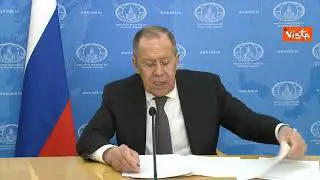 Lavrov: "Fosse comuni nel Donbass confermano bombardamenti di Kiev su obiettivi civili"
