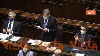 Draghi: "Solidarietà a Zelensky e al popolo ucraino". Standing ovation della Camera