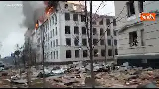 Macerie e fiamme, ecco Kharkiv dopo l'attacco russo