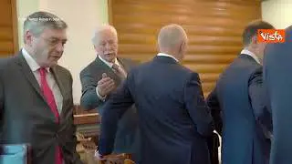 L'arrivo delle delegazioni di Russia e Ucraina per i negoziati a Brest