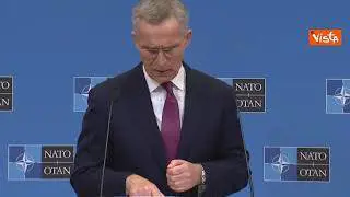 Stoltenberg: "Nato rifiuta creazione di una no-fly zone in Ucraina e non invierà truppe"