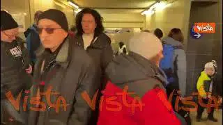 Ucraina, alla stazione di Przemyśl in Polonia tante persone attendono il loro treno