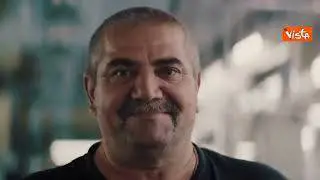 Il video postato da Zelensky: "L'Ucraina era bella, diventerà grande"