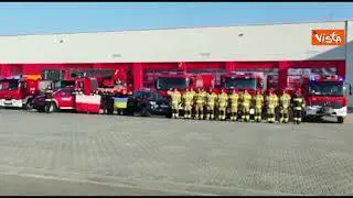 Ucraina, Vigili del Fuoco polacchi osservano un minuto di silenzio per le vittime guerra