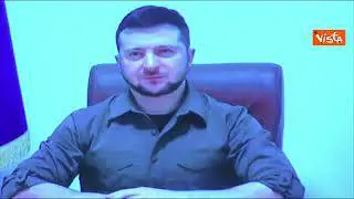 L'applauso per Zelensky collegato con il Parlamento italiano