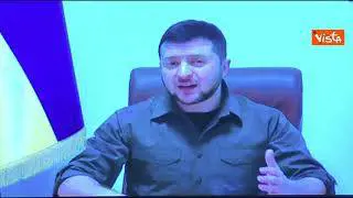 Ucraina, Zelensky: "Congelate beni oligarchi russi, non accoglieteli"