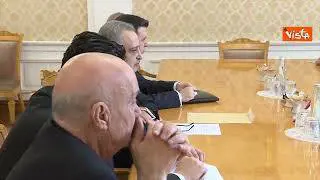 Ucraina, prima giornata di negoziati tra delegazioni Mosca e Kiev a Istanbul, le immagini del tavolo