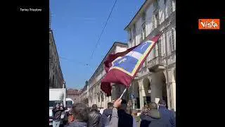 Draghi a Torino, corteo di protesta dei no Green pass in centro