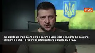 Zelensky: "Più armi avremo e prima tornerà la pace"