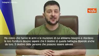 Zelensky: "Nostro destino dipende da invio armi"