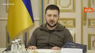 Zelensky consegna il questionario per l'adesione all'Ue