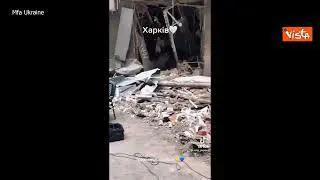 Ucraina, pianista suona tra le macerie di Kharkiv, il video