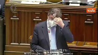 Carburante, Giorgetti: "Governo valuta proroga taglio accise"