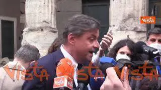 Calenda: "Governo ignori il M5S. Vediamo se hanno coraggio di far cadere Draghi"