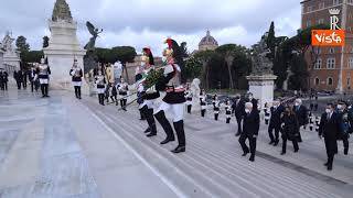 25 aprile, Mattarella depone la corona d'alloro all'Altare della Patria