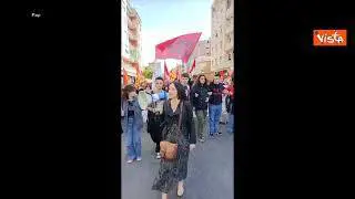 "Fuori l'Italia dalla Nato", il coro dei contestatori al corteo del 25 Aprile di Milano