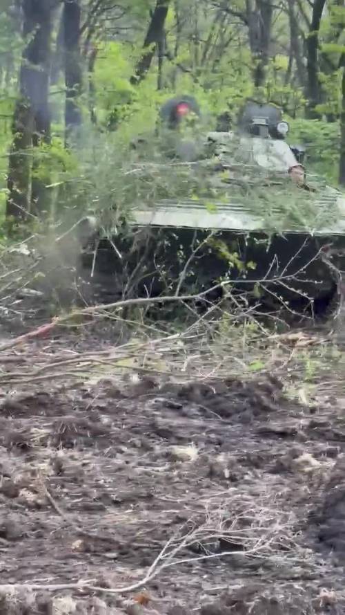 Carro armato russo rubato dagli americani in Ucraina