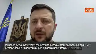 SOTTOTITOLI Zelensky: "C'è possibilità di salvare altre persone da acciaieria Azovstal"